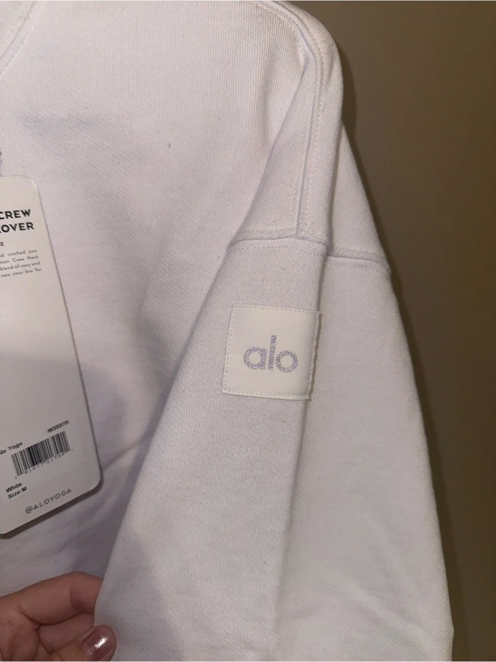 ALO YOGA devotion crewneck pullover size medium NWT
